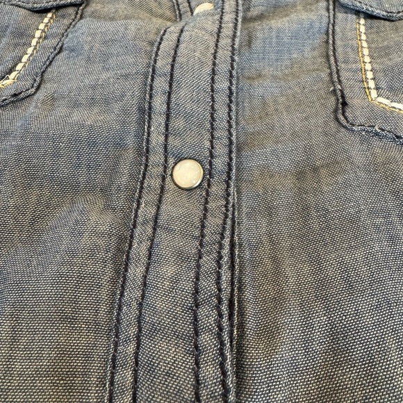 Miss Me Chambray Embellished Pearl Snap Short Sleeve Western Top / small - Picture 15 of 16